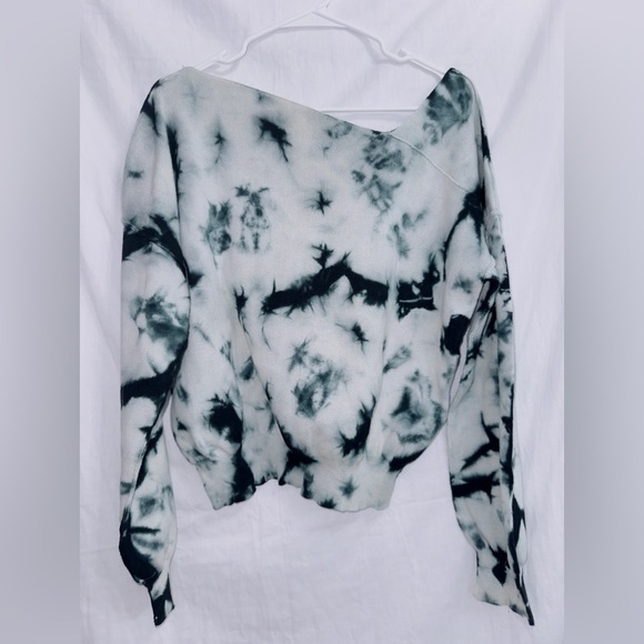 Line and Dot Evereve Favorite Sweater Off The Shoulder Black tie Dye size medium - Picture 1 of 6